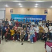 Puluhan wartawan berswa foto bersama usai gelaran OKK PWI Papua perdana.