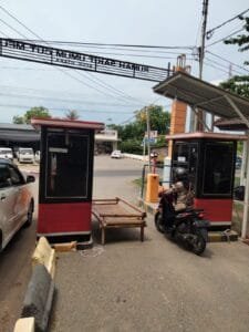 Pengelolaan Parkir RSUCM Amburadul, Diduga Oknum TNI AU Jadi Backing