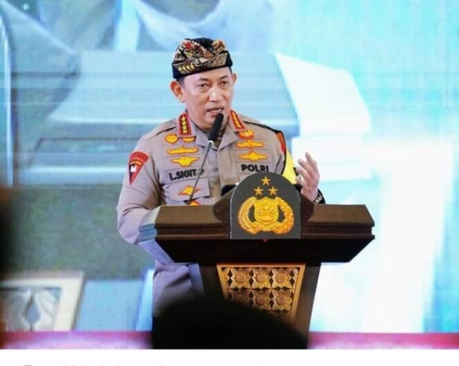 
					Kapolri Beri Penghargaan Masuk POLRI Untuk Casis Bintara Korban Begal di Jakarta Barat