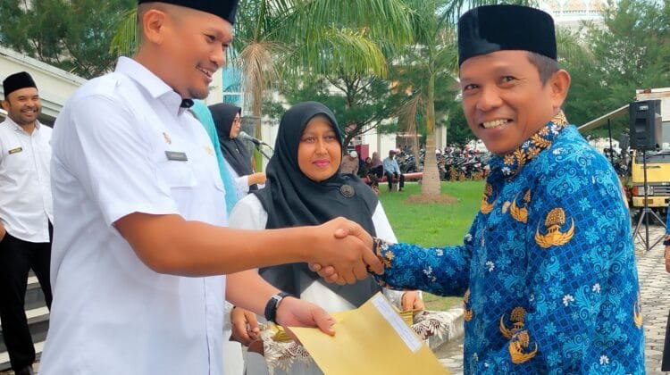 Pj Bupati Ambil Sumpah dan Serahkan SK 305 Pegawai PPPK Aceh  Utara