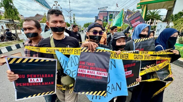 Puluhan Jurnalis Pase melakukan aksi unjuk rasa terkait RUU Penyiaran, Jumat 31 Mei 2024