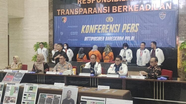 Prostitusi Online Sediakan 1.962 Perempuan dan 19 Anak Diungkap Polisi