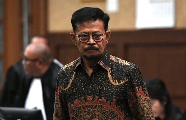 Terdakwa kasus pemerasan dan gratifikasi di Kementerian Pertanian Syahrul Yasin Limpo menjalani sidang di Pengadilan Tipikor, Jakarta, Jumat (5/7/2024). Sidang dengan terdakwa mantan Menteri Pertanian itu beragendakan pembacaan nota pembelaan (pledoi). ANTARA FOTO/Hafidz Mubarak A/rwa.