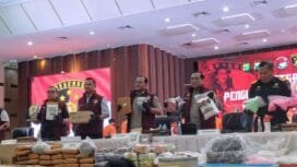 Kepala Satgas P3GN Polri Irjen Asep Edi Suheri dan jajaran dalam konferensi pers Gedung Bareskrim Mabes Polri, Jakarta, Selasa (9/7/2024).