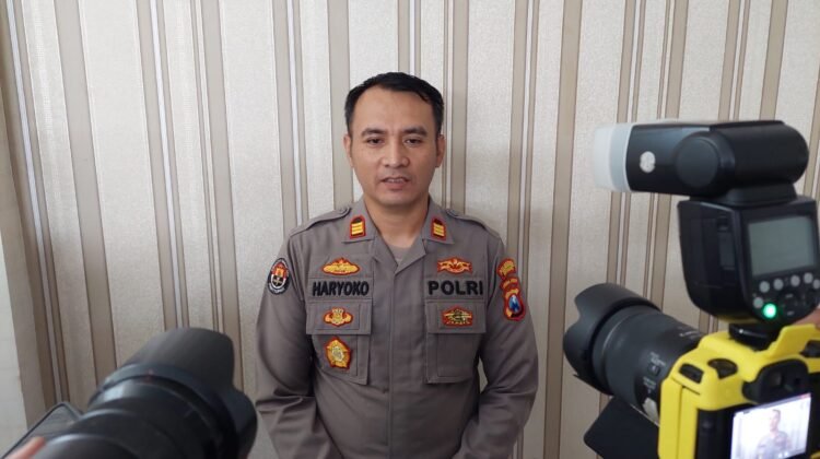 Klarifikasi Polrestabes Surabaya Terkait Viral Video Polwan Tegur Pria Sedang Makan