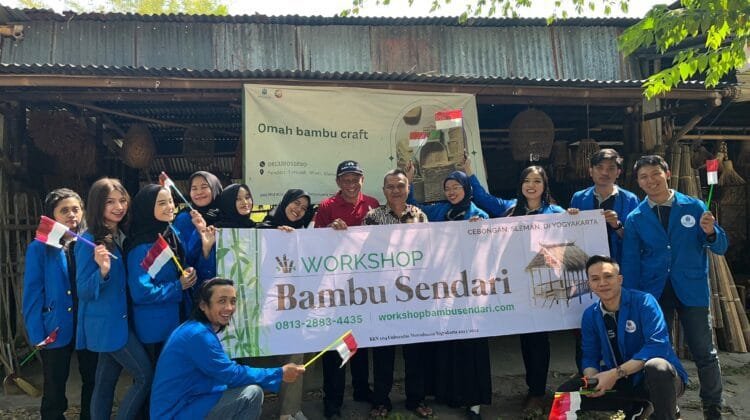 Pusat Kerajinan Bambu Sendari Meresmikan Pembukaan Workshop bersama Kelompok KKN 104 Universitas Mercu Buana