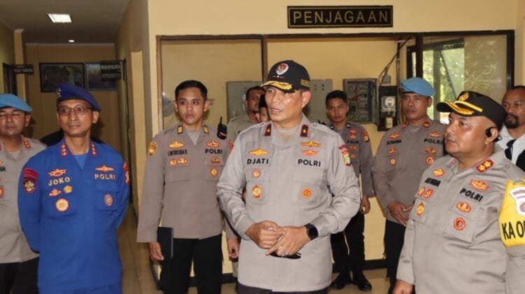 Wakapolda Metro Jaya Sambang Nusa Presisi di Pulau Pramuka