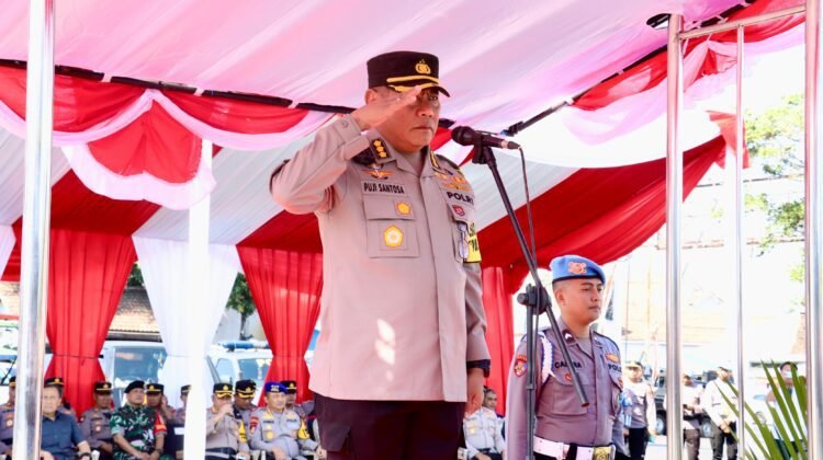 Karoops Polda Jatim Pimpin Apel Gelar Pasukan di Pelabuhan Ketapang Pastikan Kesiapan Pengamanan KTT IAF II 2024 dan HLF-MSP