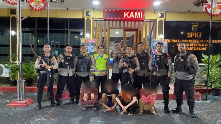 Polisi Gagalkan Tawuran di Kedoya Selatan, 4 Remaja dan 2 Celurit Diamankan