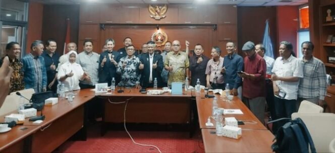 
					Ilham Bintang Resmi Digantikan dalam Rapat Pleno PWI Pusat