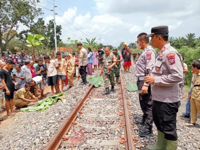 
					Mesin Mati, Pengendara Motor Tewas Dilindas Kereta Api