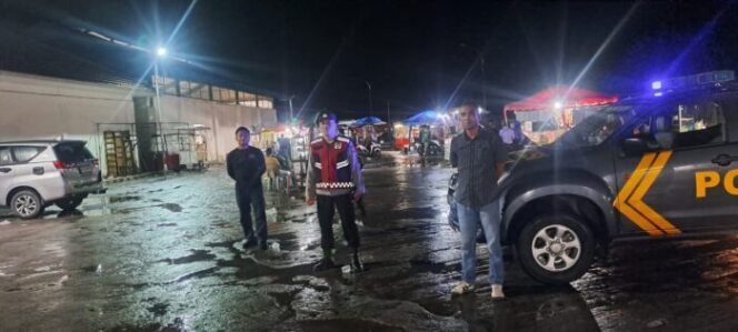 
					Giat Rutin Patroli Malam Hari, Polsek Labuhan Ruku Himbau Hindari Tawuran Antar Remaja