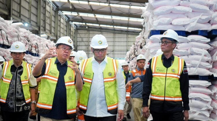 Wamentan Sudaryono Kunjungi PT Pupuk Iskandar Muda