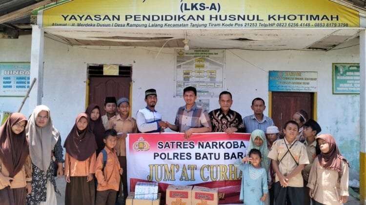Wujud Kepedulian Terhadap Masyarakat, Kasat Narkoba Polres Batu Bara Berikan Bantuan Ke Panti Asuhan