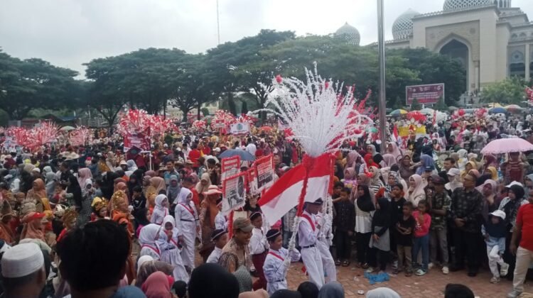 Dinas P&K Kota Lhokseumawe Gelar Karnaval Meriahkan HUT ke-79 RI 