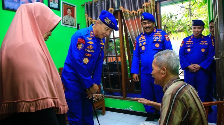 Kado Alumni Akpol 91 Bhara Daksa dalam Rangka 33 Tahun Pengabdian ke Pengasuh saat Taruna