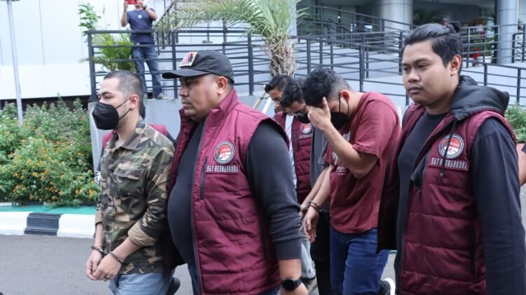 Aktor AA dan Lima Rekannya Jalani Pemeriksaan Kesehatan, Kondisi Sehat dan Positif Amphetamin dan Methaphetamin