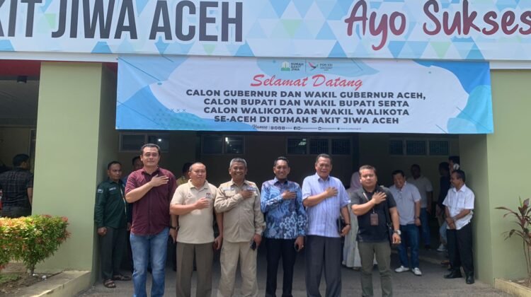 Pasangan Calon Bupati/Wabup Raidin Pinim-Syahrizal Tes Kesehatan di RSUZA Aceh