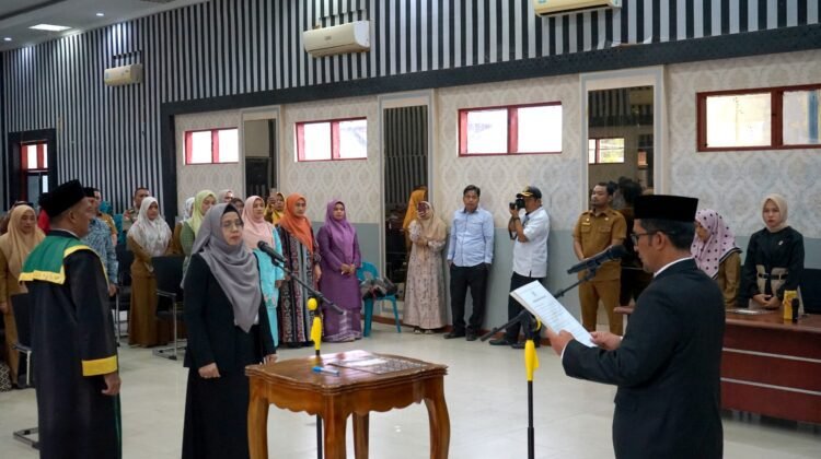 Pj. Bupati Lantik Kepala Dinas Kesehatan Aceh Tenggara