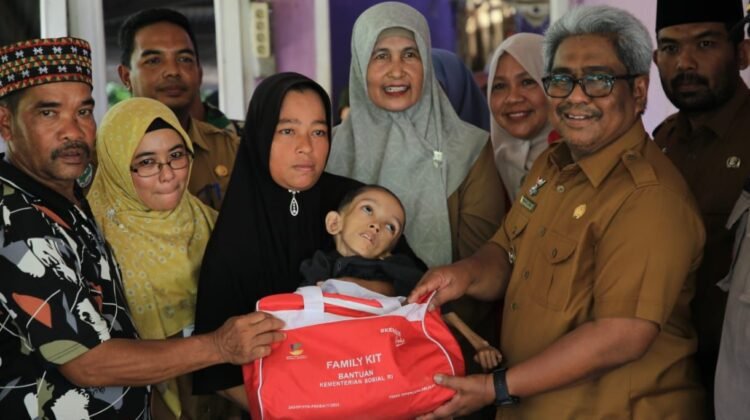 Pj Bupati Aceh Utara Kunjungi Anak Penderita Stunting