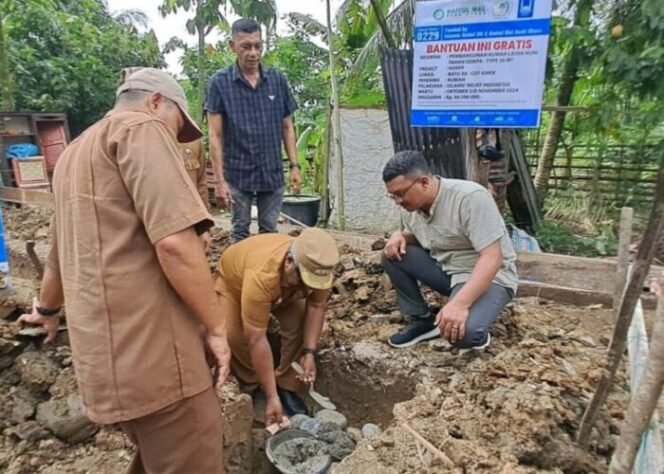 
					Pj Bupati Lakukan Peletakan Batu Pertama Pembangunan 33 Unit RLH