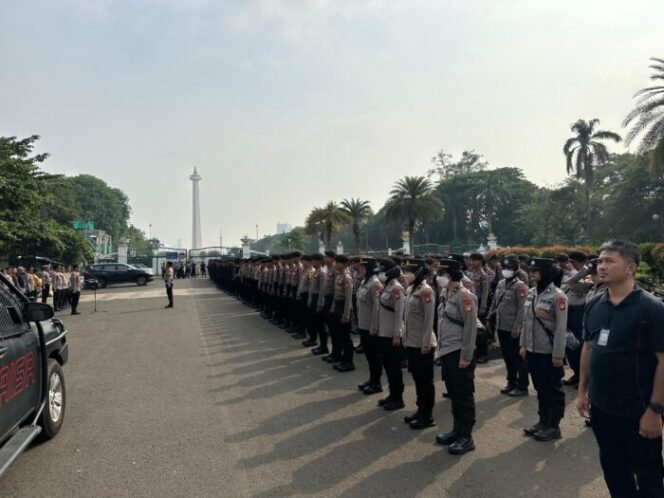 
					Polisi Kerahkan 1.270 Personel Amankan Aksi Buruh di Patung Kuda