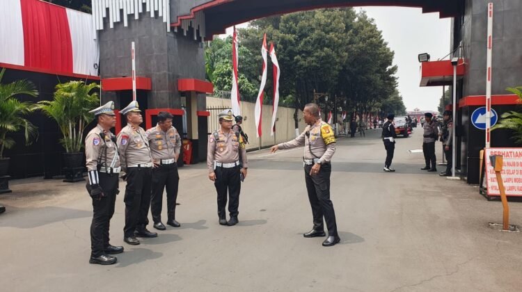 Antisipasi Kepadatan Lalin dalam rangka Apel Gelar Operasi Mantap Brata 2024 pengamanan Pelantikan Presiden dan Wakil Presiden