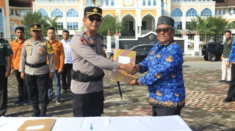 Pemkab Aceh Utara Gelar Apel Pasukan Linmas dan Ikrar Netralitas ASN untuk Pilkada 2024