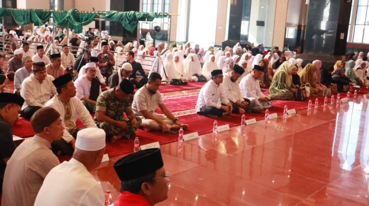 Pemkab Bersama Tiga Paslon Gelar Zikir Akbar Menyambut Pilkada Damai 2024