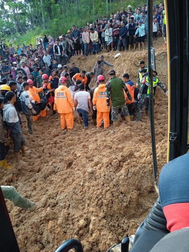 
					Empat Orang Penghuni Rumah Meninggal Dunia Tertimpa Longsor di Aceh Tengah