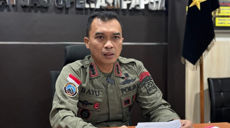 Satgas Ops Damai Cartenz-2024 Tangkap DPO KKB Puncak Mairon Tabuni di Bandara Ilaga