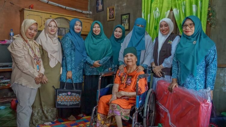 Pemkab Aceh Tenggara Serahkan Bantuan Pasca Banjir Bandang