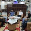 Pengurus Jaringan Media Siber Indonesia (JMSI) Lhokseumawe dan Aceh Utara berbincang dengan Pj Bupati Aceh Utara, Dr. Drs. Mahyuzar, M.Si.