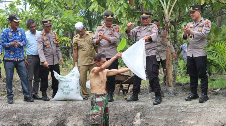 Program 100 Hari Kerja Presiden, Polres Batu Bara Tebar 3.000 Bibit Ikan