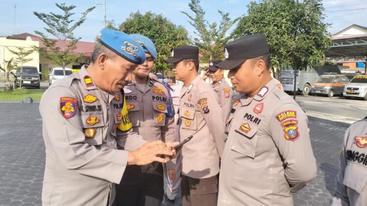 Polres Batubara Pastikan Personel Bebas dari Judi Online Melalui Razia HP