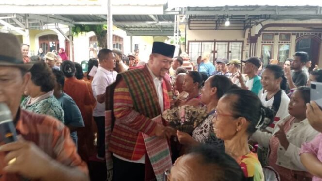 
					Ribuan Warga Hadir, Baharuddin Siagian Terima Restu Lewat Tradisi Adat