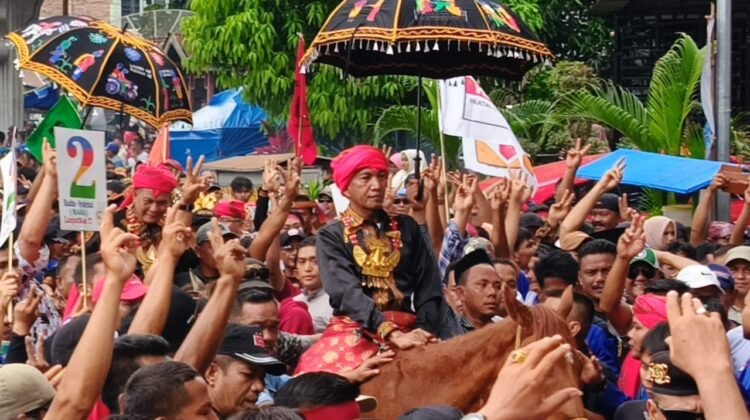 Massa Paslon Nomor Urut 2 RASA Terpaksa Keluar Saat Kampanye Akbar, Stadion H.Syahadat Over Kapasitas