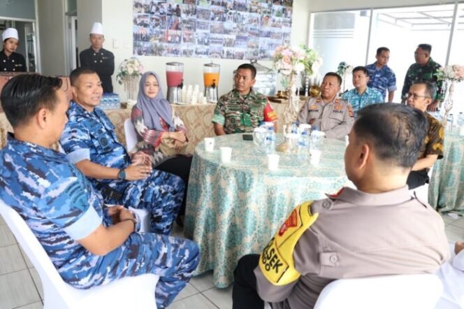 
					Danlanud Husein Sastranegara: Komunikasi Sosial Penting Sebagai Sarana Mendengarkan Masukan, Saran, dan Aspirasi Masyarakat