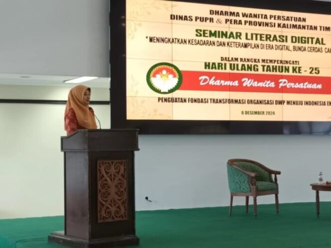 
					Ketua DWP Dinas PUPR & PERA Kaltim Marliana Firnanda Edukasi Ibu-ibu Menghadapi Tantangan Era Digital