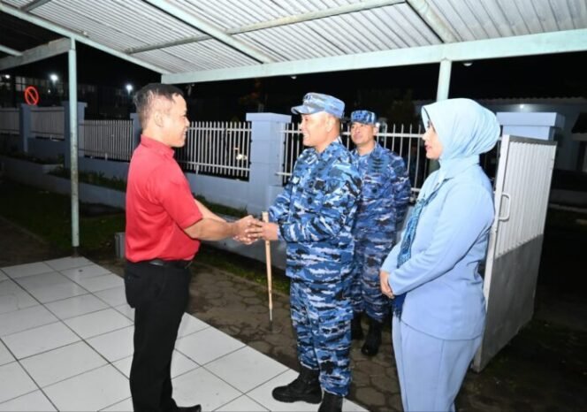 
					Danlanud Husein Sastranegara Apresiasi Semangat Persaudaraan Tercermin Dalam Perayaan Natal