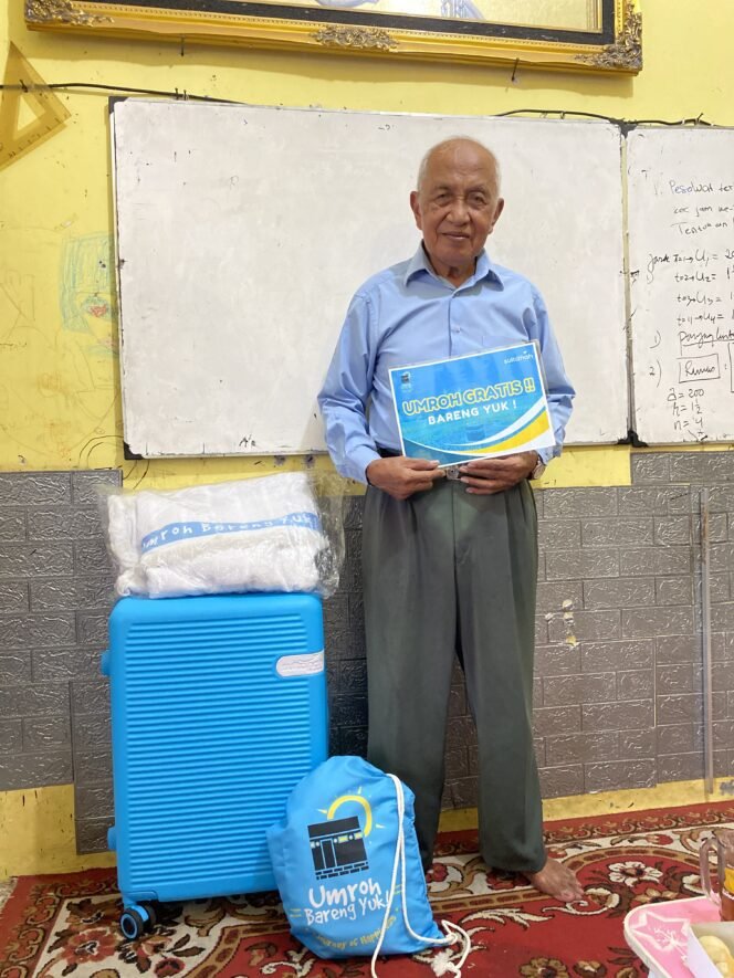 
					Pensiunan Guru Matematika Mbah Melan, Terima Hadiah Rp100 Juta dan Umroh Gratis