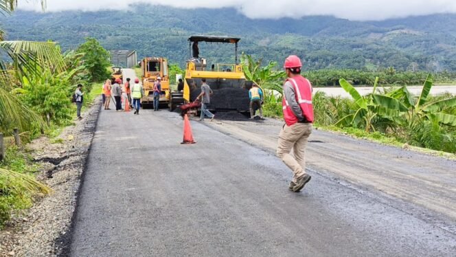 
					Proyek Preservasi Jalan Simpang Semadam-Lawe Alas Dipertanyakan