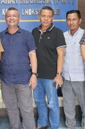 Usai Menang Pilkada, Ayah Wa Silaturahmi ke Kantor PWI Lhokseumawe