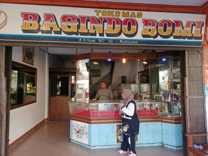 
					Toko Emas Bagindo Romi di Aceh Tenggara.