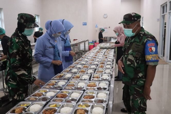 
					SPPG Lanud Husein Sastranegara Telah Menyalurkan 80.000 Porsi Makanan Bergizi Kepada Penerima Manfaat