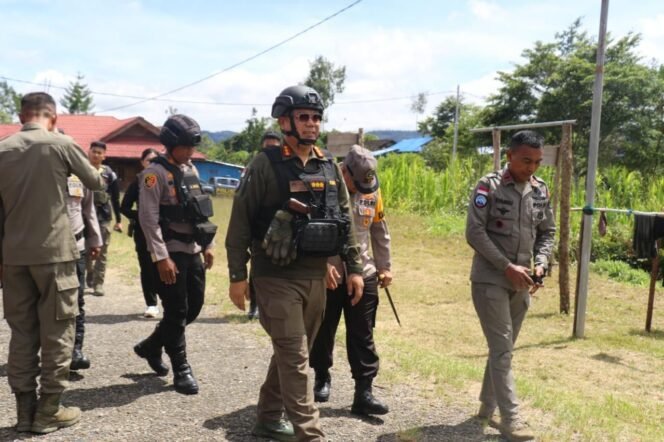 
					Kasatgas Humas Ops Damai Cartenz di Oksibil dan Serambakon Berikan Motivasi kepada Personel