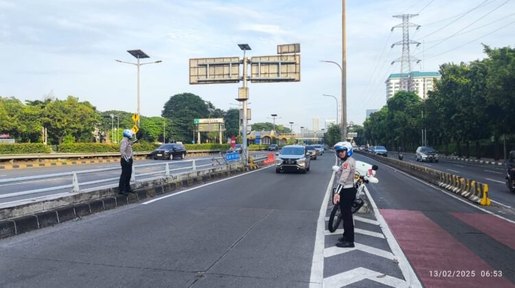 Polda Metro Jaya Terjunkan 90 Personel pengurai Kemacetan di Jakarta