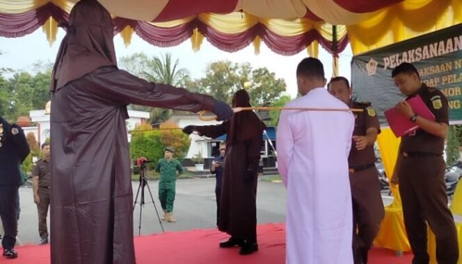 
					Eksekusi Hukum Cambuk di Aceh Utara: 11 Pelanggar Syariat Islam Dihukum