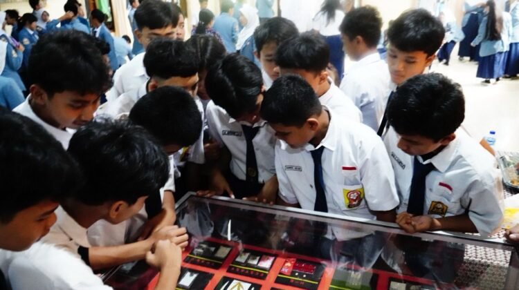 Polda Metro Jaya Gelar Penyuluhan P4GN di SMP Negeri 9 Jakarta
