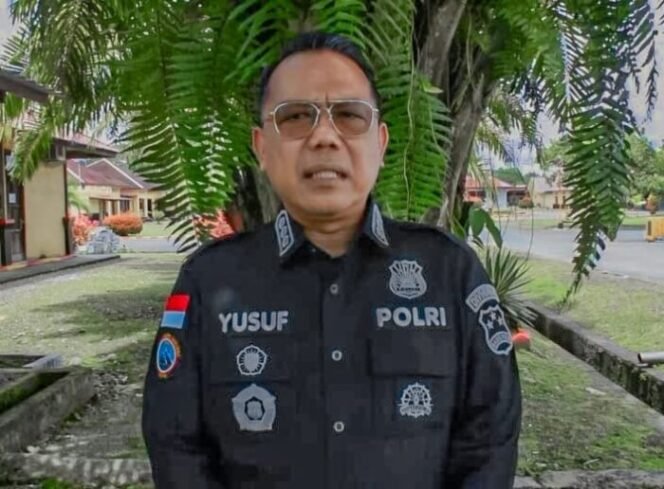 
					Satgas Ops Damai Cartenz Buru KKB Usai Pembakaran Gedung SMP di Puncak